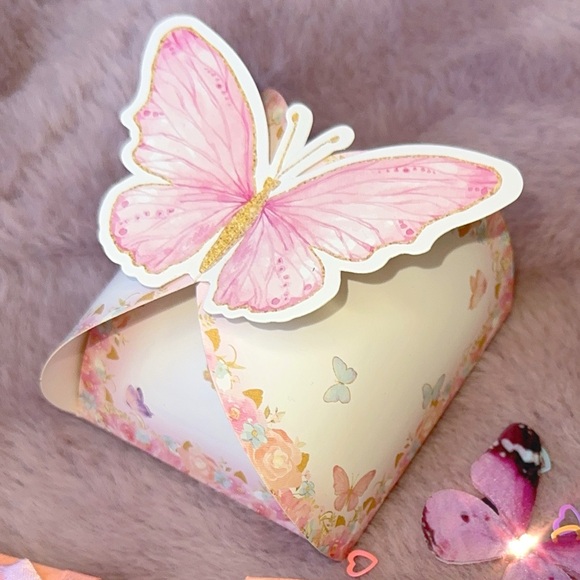 Mother’s Day Gift Necklace- Heart Shaped Pendent and Butterfly Gift Box - Picture 5 of 10